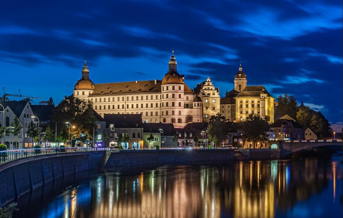 Neuburg Ferienwohnung Am Schloss نوبورغ آن دي دوناو المظهر الخارجي الصورة
